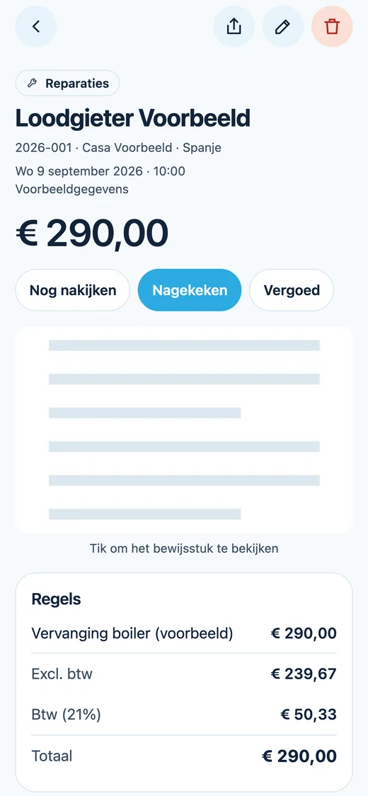 Het detailscherm van een voorbeeldkost van Loodgieter Voorbeeld voor Casa Voorbeeld: 290 euro, de status Nagekeken, het bewijsstuk en de regels met bedrag zonder btw, btw van 21 procent en totaal.